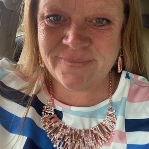 Meet your Posher, Suzanne